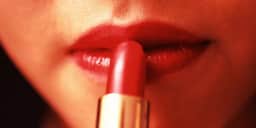 Ideais para beijar: 5 batons que grudam na boca e duram o dia todo