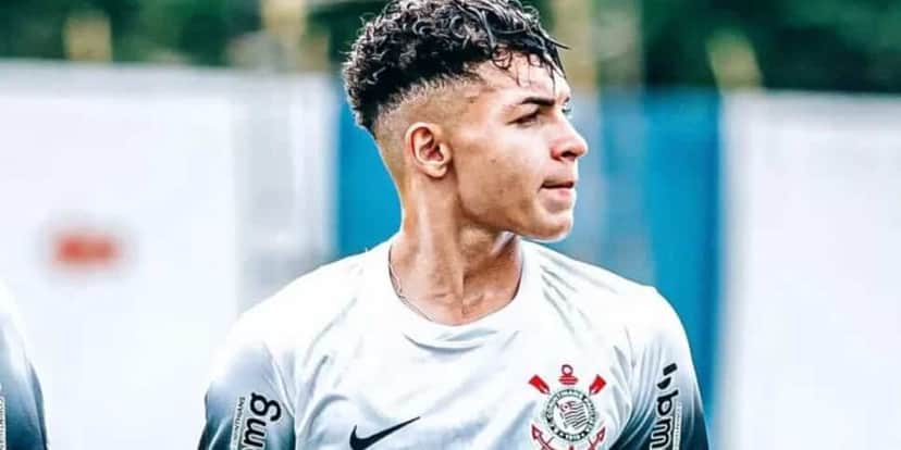 Julinho está prestes a assinar em definitivo com o Goiás (Reprodução: Wanderson Oliveira) Julinho está prestes a assinar em definitivo com o Goiás (Reprodução: Wanderson Oliveira)