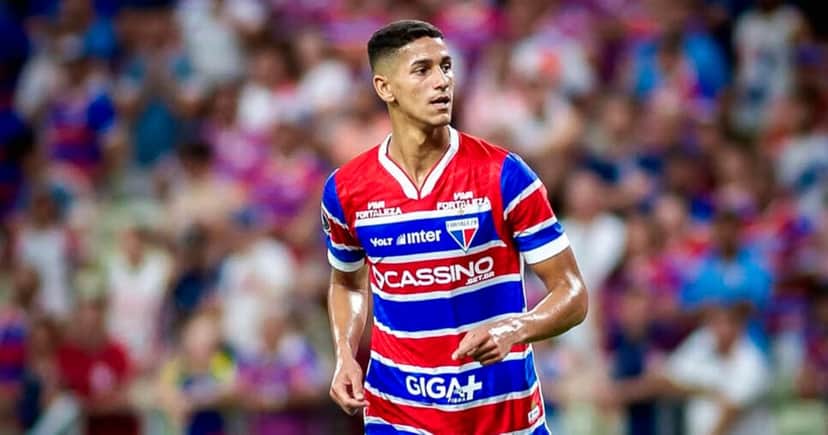 O Fortaleza acertou a venda do zagueiro Gustavo Mancha ao Olympiacos, da Grécia (Foto: Reprodução - Instagram) O Fortaleza acertou a venda do zagueiro Gustavo Mancha ao Olympiacos, da Grécia (Foto: Reprodução - Instagram)