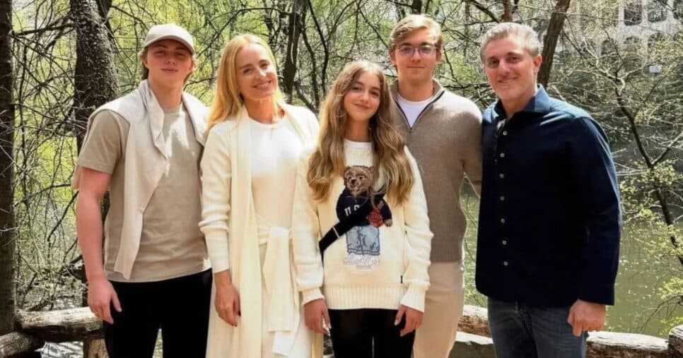 Luciano Huck ao lado da família - Foto: Instagram Luciano Huck ao lado da família - Foto: Instagram