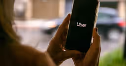 Uber se antecipa e informa carros que estão fora do Comfort e Black em 2027