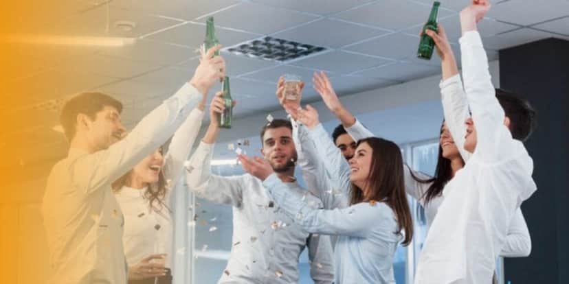 Tome cuidado em suas atitudes na confraternização da empresa (Reprodução: Montagem TV Foco) Tome cuidado em suas atitudes na confraternização da empresa (Reprodução: Montagem TV Foco)
