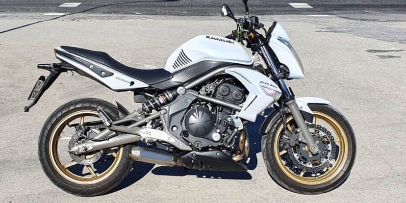 Kawasaki ER-6n (Reprodução: Divulgação) Kawasaki ER-6n (Reprodução: Divulgação)
