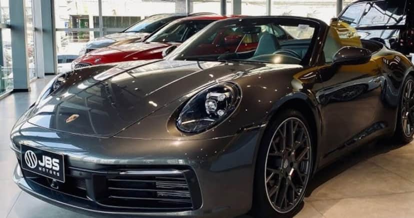 Porsche 911 Carrera Cabriolet (Foto Reprodução/YouTube) Porsche 911 Carrera Cabriolet (Foto Reprodução/YouTube)