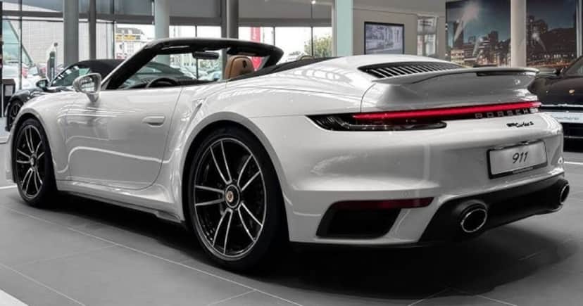 Porsche 911 Turbo S Cabriolet (Foto Reprodução/YouTube) Porsche 911 Turbo S Cabriolet (Foto Reprodução/YouTube)