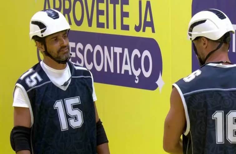 Cowboy e Jonas na primeira Prova do Líder (Foto: Reprodução / Globo) Cowboy e Jonas na primeira Prova do Líder (Foto: Reprodução / Globo)
