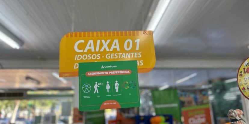 Caixa preferencial aos idosos em supermercados (Reprodução: Divulgação) Caixa preferencial aos idosos em supermercados (Reprodução: Divulgação)