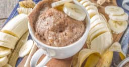 Como fazer bolo de caneca de banana sem ovos no micro-ondas em apenas 5 minutos