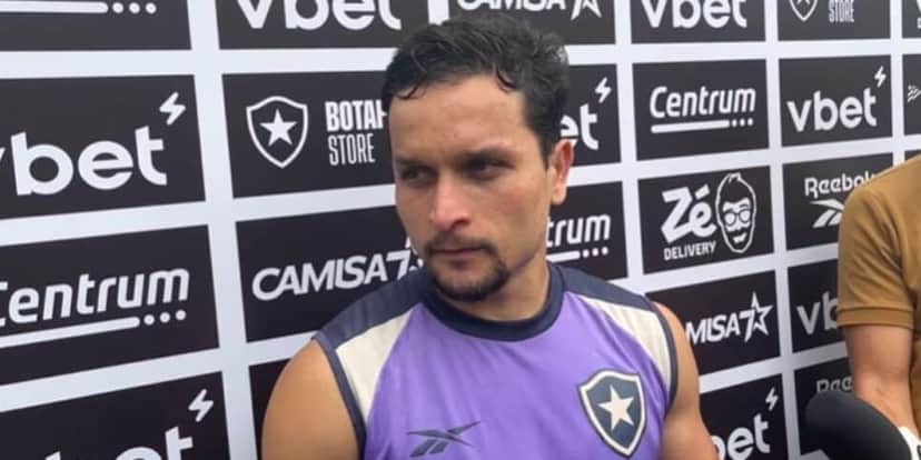 Botafogo ainda deve dinheiro pela contratação de Artur (Reprodução: Youtube) Botafogo ainda deve dinheiro pela contratação de Artur (Reprodução: Youtube)