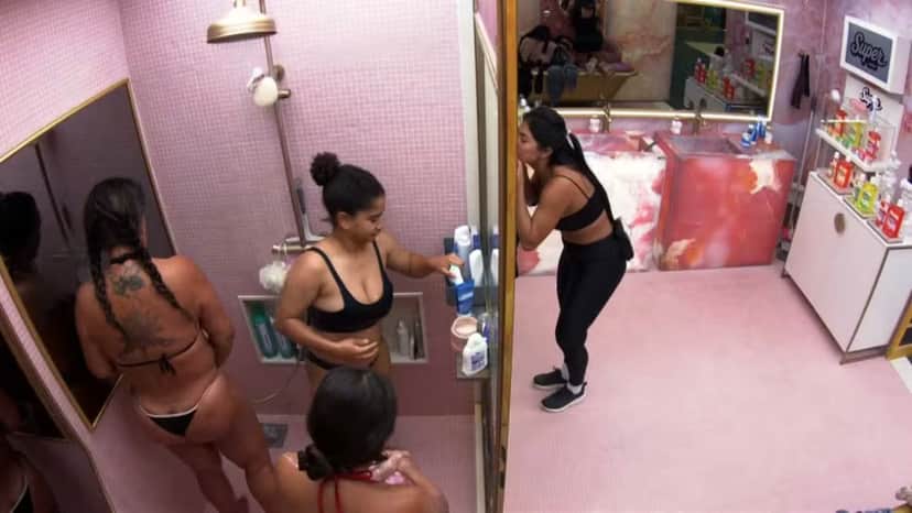 Milena segue Solange Couto e toma banho com a sister no BBB26 (Foto: Reprodução/ Internet) Milena segue Solange Couto e toma banho com a sister no BBB26 (Foto: Reprodução/ Internet)