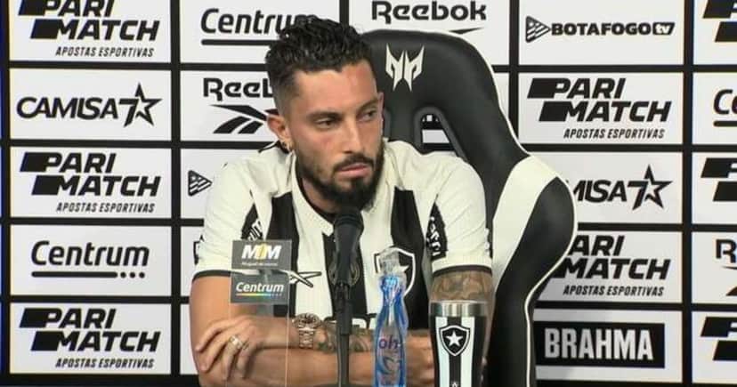 Alex Telles pode trocar o Botafogo pelo Palmeiras (Foto: Reprodução/ Internet) Alex Telles pode trocar o Botafogo pelo Palmeiras (Foto: Reprodução/ Internet)