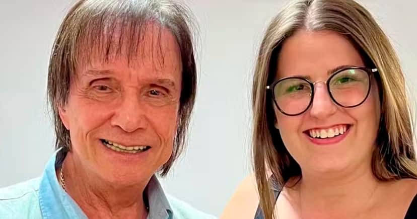 Roberto Carlos posta clique raro com 1ª neta Giovanna (Foto: Reprodução) Roberto Carlos posta clique raro com 1ª neta Giovanna (Foto: Reprodução)