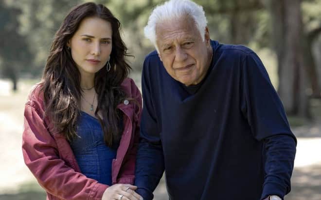 Adriana e Arthur em Quem Ama Cuida (Foto: Reprodução / Globo) Adriana e Arthur em Quem Ama Cuida (Foto: Reprodução / Globo)