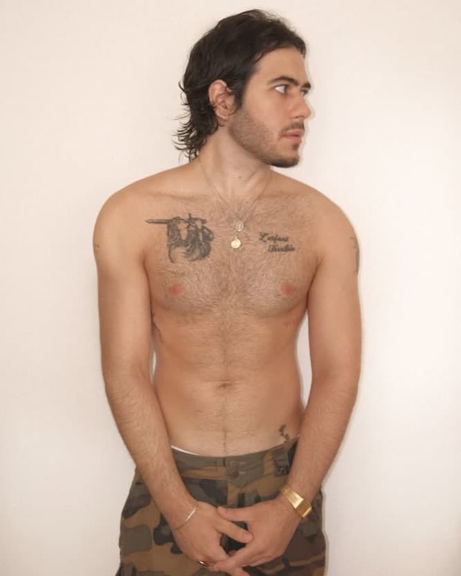 Filho de Murilo Benício e Negrini está sarado e tatuado (Foto: Reprodução / Instagram)
Filho de Murilo Benício e Negrini está sarado e tatuado (Foto: Reprodução / Instagram)