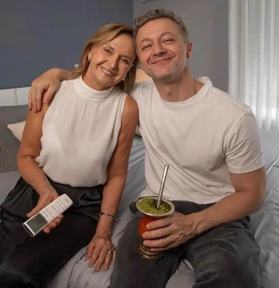 Lucas Lima ao lado da mãe, Lorena Lima (Foto: Reprodução / Instagram) Lucas Lima ao lado da mãe, Lorena Lima (Foto: Reprodução / Instagram)