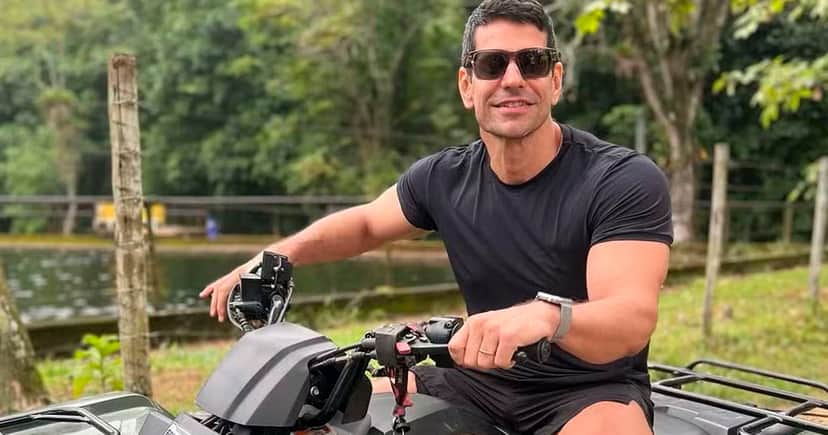 Ator Alexandre Barillari, que deu vida ao vião de 'Alma gêmea' exibe corpo sarado (Foto: Reprodução) Ator Alexandre Barillari, que deu vida ao vião de 'Alma gêmea' exibe corpo sarado (Foto: Reprodução)