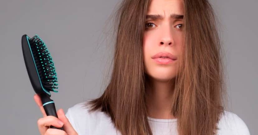 Escova - Mulher com frizz (Foto: Reprodução) Escova - Mulher com frizz (Foto: Reprodução)