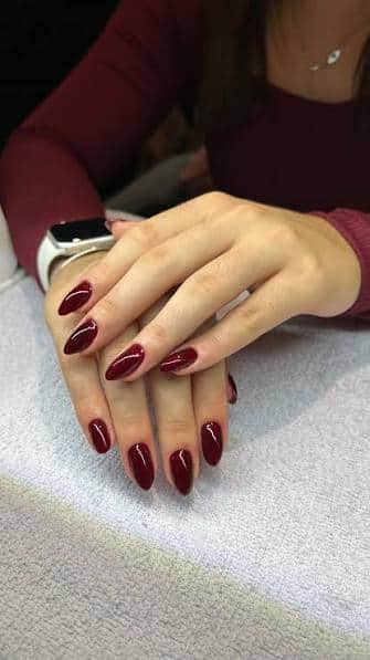 Esmalte Vermelho Vinho (Foto Instagram @farfalleconcept) Esmalte Vermelho Vinho (Foto Instagram @farfalleconcept)