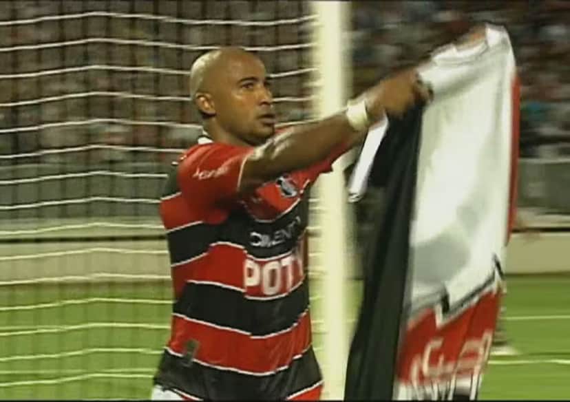 Morre o atacante de futebol Brasão (Foto: Reprodução/ Internet) Morre o atacante de futebol Brasão (Foto: Reprodução/ Internet)