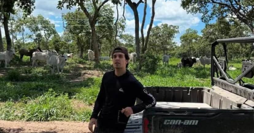 Cantor Luan Santana em sua fazenda (Foto: Reprodução) Cantor Luan Santana em sua fazenda (Foto: Reprodução)