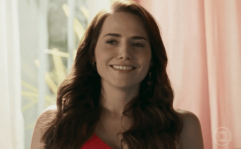 Adriana em Quem Ama Cuida (Foto: Reprodução / Globo) Adriana em Quem Ama Cuida (Foto: Reprodução / Globo)