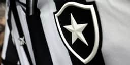 Botafogo: SAF avalia contratação de zagueiro da Copa do Mundo