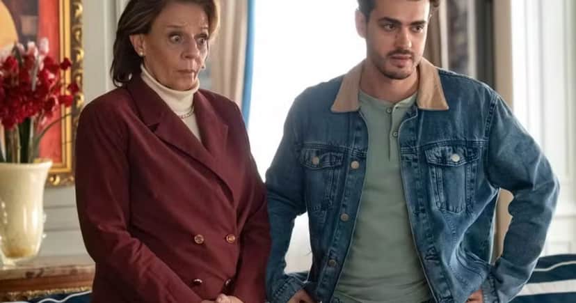 Diná e Fernando em Quem Ama Cuida (Foto: Reprodução/ Globo) Diná e Fernando em Quem Ama Cuida (Foto: Reprodução/ Globo)