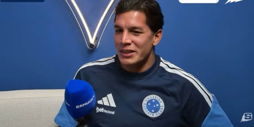 Lucas Romero está suspenso contra o Internacional (Reprodução: Samuca TV / Youtube) Lucas Romero está suspenso contra o Internacional (Reprodução: Samuca TV / Youtube)