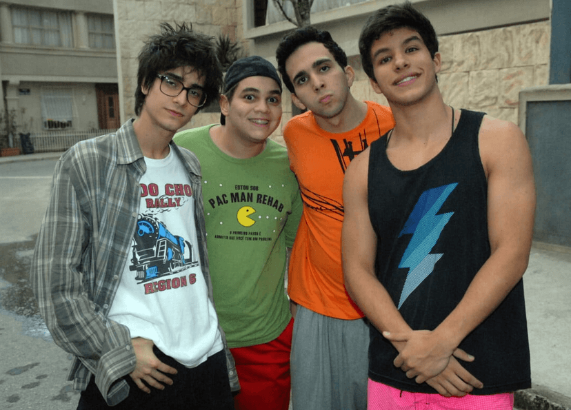 Rick Tavares na época de Malhação em 2010, ao lado de colegas de elenco (Foto: Reprodução / Globo) Rick Tavares na época de Malhação em 2010, ao lado de colegas de elenco (Foto: Reprodução / Globo)