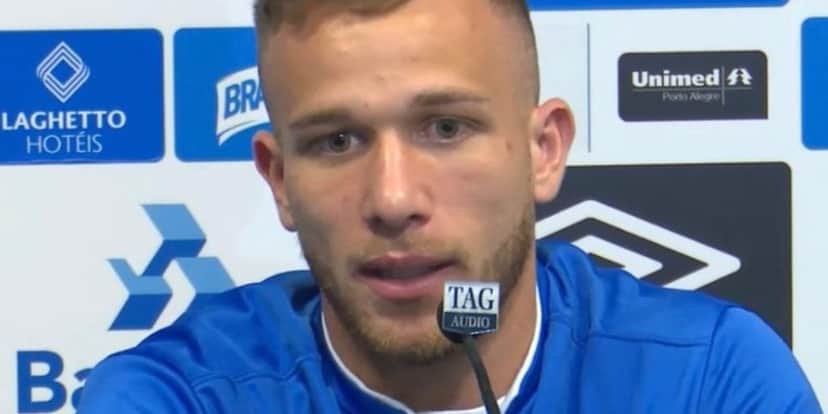 Arthur está na mira do Corinthians e do Palmeiras (Foto- YouTube-Grêmio) Arthur está na mira do Corinthians e do Palmeiras (Foto- YouTube-Grêmio)