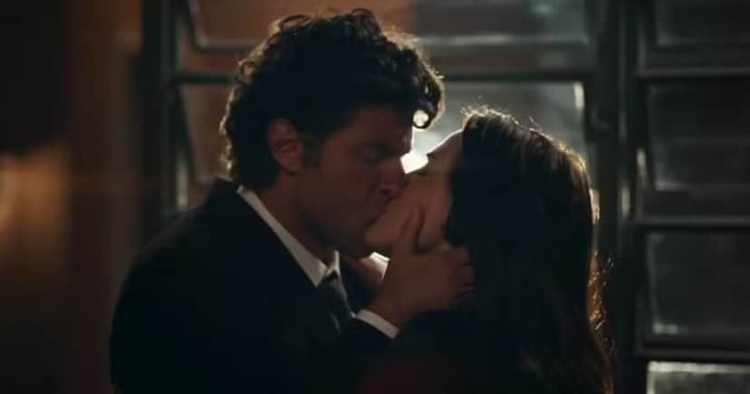 Pedro e Adriana em Quem Ama Cuida (Foto: Reprodução / Globo) Pedro e Adriana em Quem Ama Cuida (Foto: Reprodução / Globo)