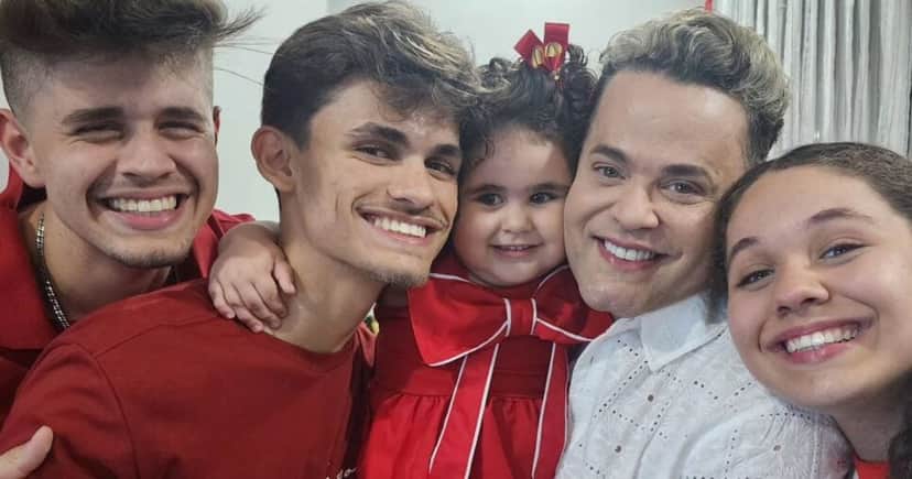Robinson Monteiro ao lado dos filhos (Foto: Reprodução / Instagram) Robinson Monteiro ao lado dos filhos (Foto: Reprodução / Instagram)