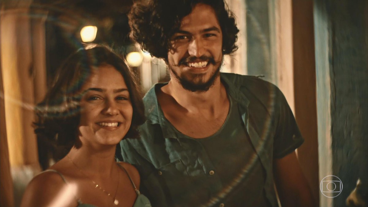 Miguel (Gabriel Leone) e Olívia (Giulia Buscácio) aos olhos de Santo (Foto: Reprodução/Globo)