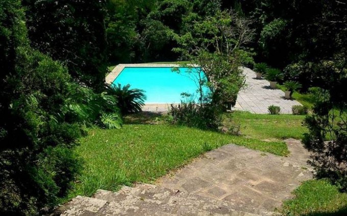 Acesso da piscina da mansão absurda de Isabelle Drummond em Sete Vidas, que está à venda por R$22mi - Foto Reprodução Internet