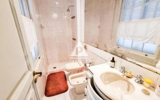 Banheiro da mansão absurda de Isabelle Drummond em Sete Vidas, que está à venda por R$22mi - Foto Reprodução Internet