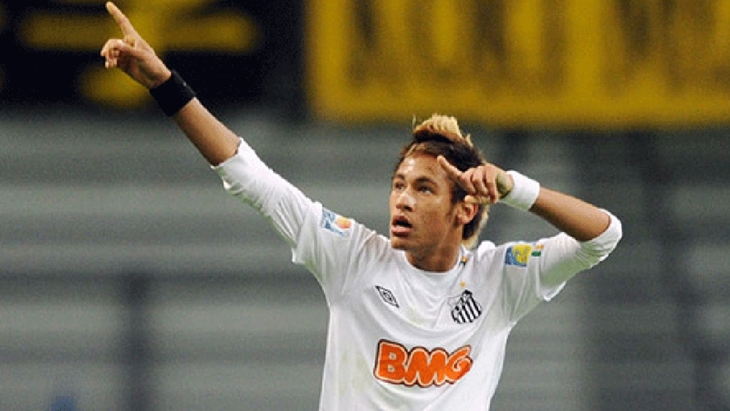 Neymar quando jogava no Santos (Foto: Reprodução/ Internet)