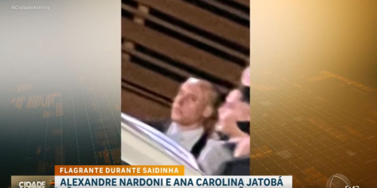 Alexandre Nardoni e Ana Carolina Jatobé flagrados no casamento (Reprodução: Record)