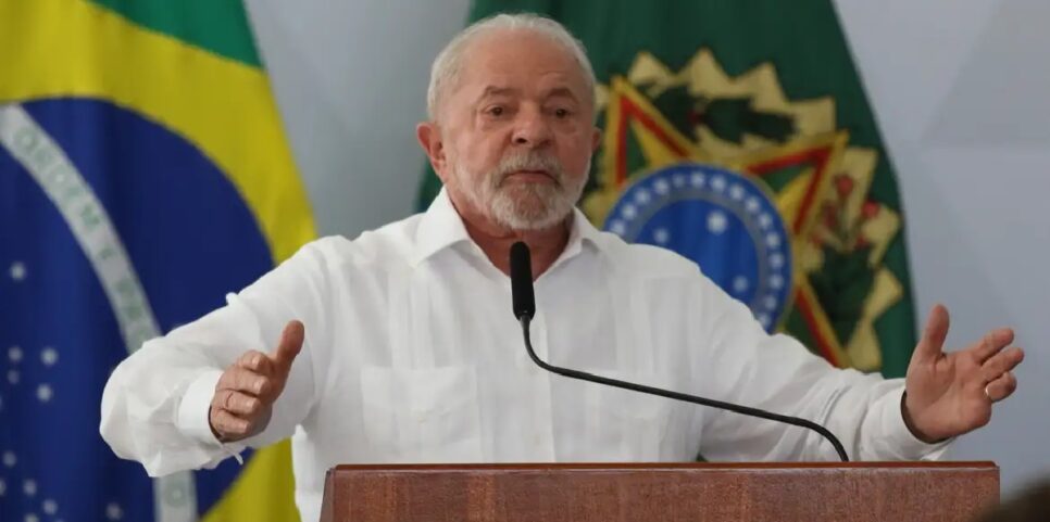 Lula anunciando o aumento do salário mínimo nacional (Foto: Reprodução/Internet)
